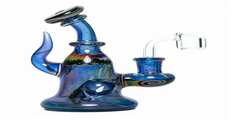 Where To Find Hand Pipes, Water Pipes, and Dab Rigs Online