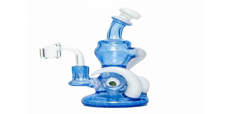 Why Should Beginners Buy Water Pipes Instead of Dry Pipes