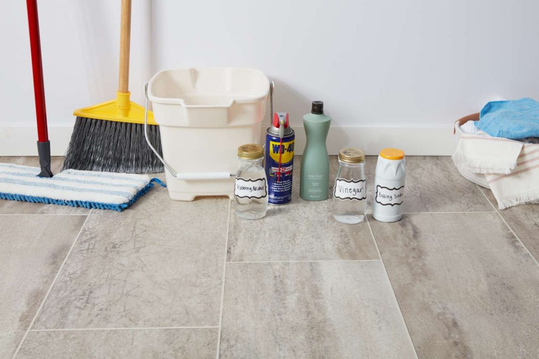 Clean vinyl flooring