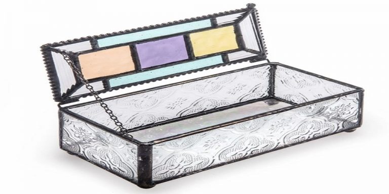 Types of Glass Jewelry Boxes You Can Buy As Gifts