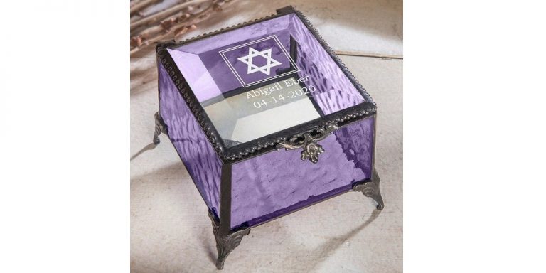 How You Can Gift Personalized Jewelry Boxes