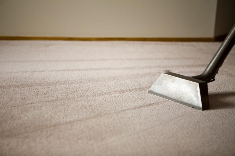 How to Clean Your Carpet Using a Vacuum Cleaner?